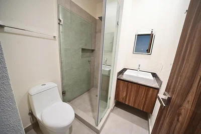 Badezimmer; fliesenboden, renoviert, tageslicht