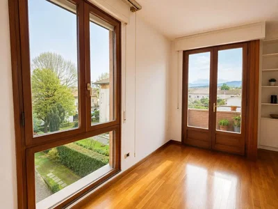 Salon; parquet, lumière naturelle, vue