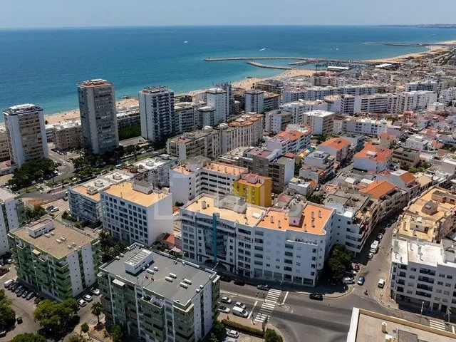 Maison et environs; vue