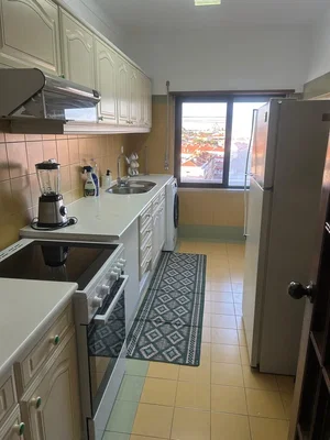 Cuisine; carrelage, vue, électroménager