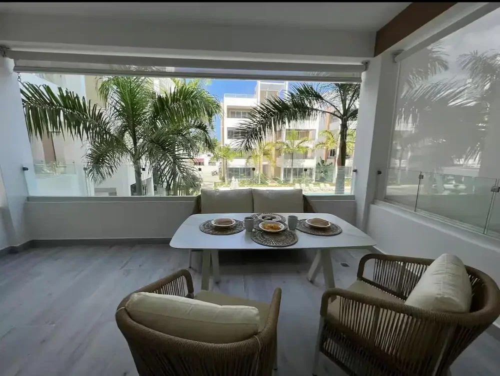 Terrasse; parquet, lumière naturelle, vue