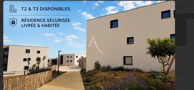 Casa y alrededores; vista, luz natural