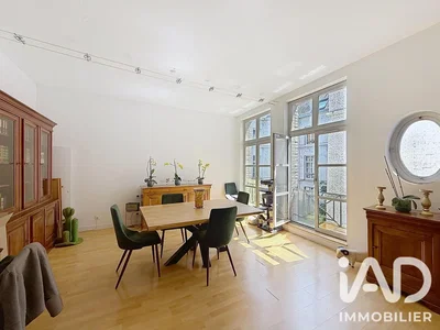 Wohnzimmer; holzboden, tageslicht, moderner stil