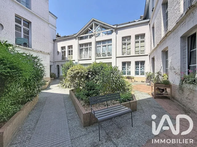 Haus und umgebung; tageslicht, renoviert