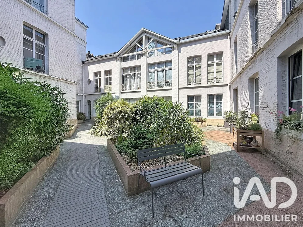 Haus und umgebung; tageslicht, renoviert