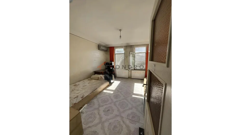 غرفة نوم; ضوء طبيعي, يحتاج إلى تجديد