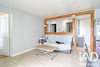 Wohnzimmer; tageslicht, holzboden