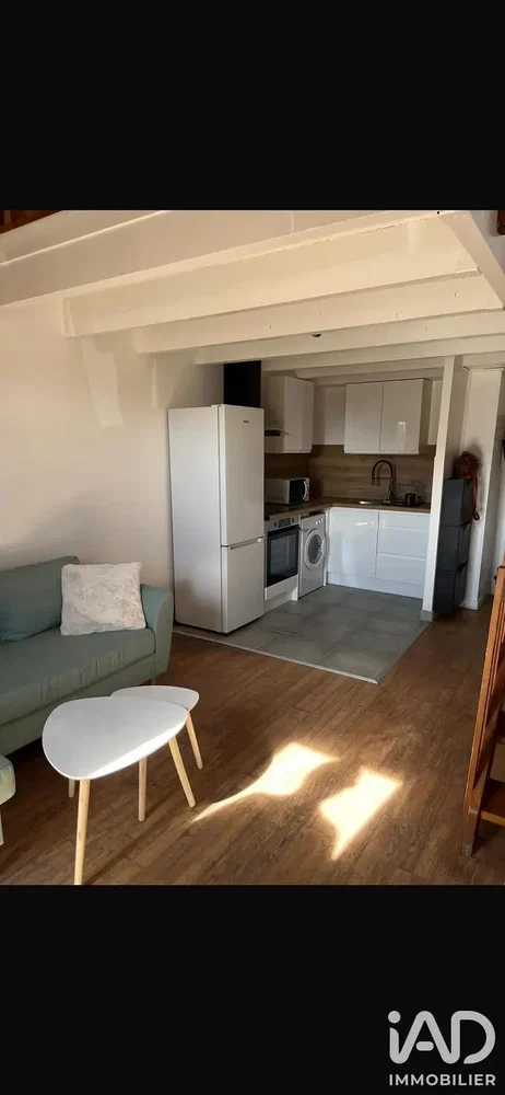 Wohnzimmer; tageslicht, holzboden