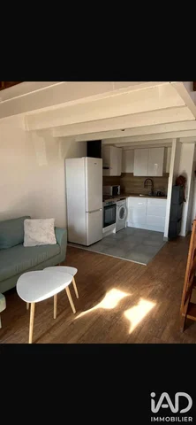 Wohnzimmer; tageslicht, holzboden