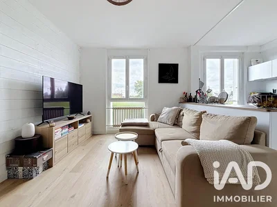Wohnzimmer; holzboden, tageslicht, moderner stil