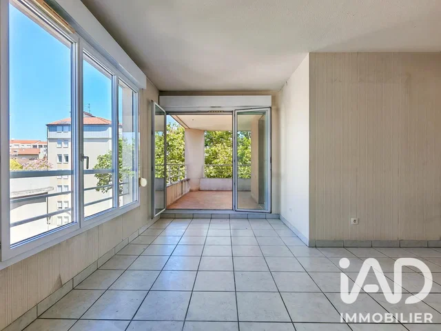Balkon; blick, fliesenboden, tageslicht