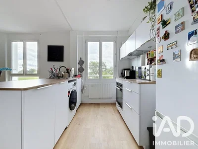 Küche; küchengeräte, tageslicht, moderner stil