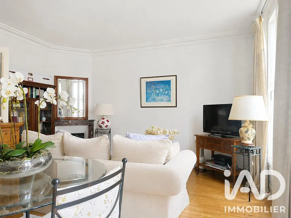 Wohnzimmer; holzboden, tageslicht, moderner stil