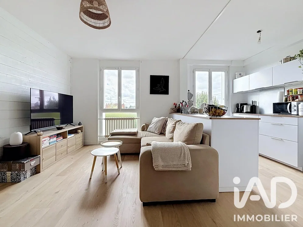 Wohnzimmer; tageslicht, holzboden, moderner stil