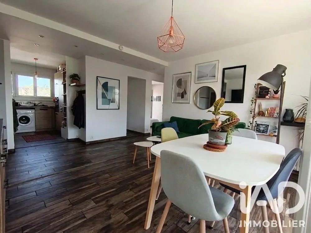 Wohnzimmer; holzboden, tageslicht, moderner stil