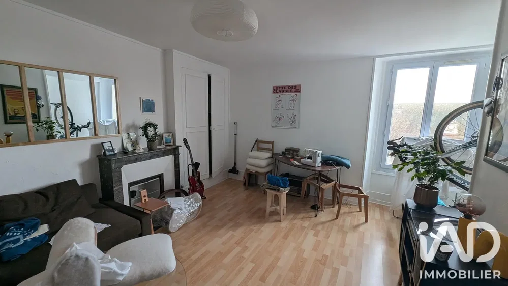 Wohnzimmer; kamin, tageslicht, holzboden