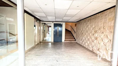 Sonstiges; renovierungsbedürftig, tageslicht