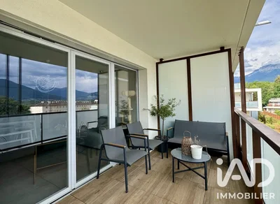Balkon; blick, fliesenboden, tageslicht