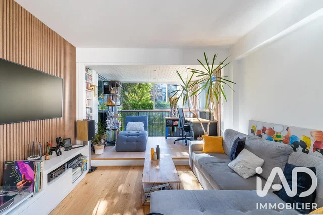 Wohnzimmer; holzboden, tageslicht, moderner stil