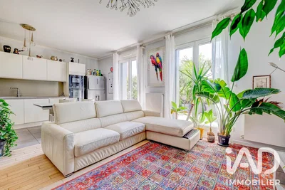 Wohnzimmer; tageslicht, holzboden, moderner stil