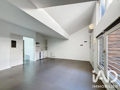 Wohnzimmer; tageslicht, hohe decken
