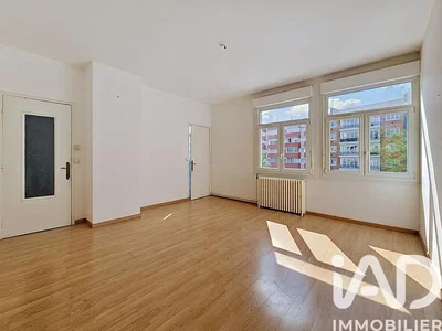 Wohnzimmer; holzboden, tageslicht, blick