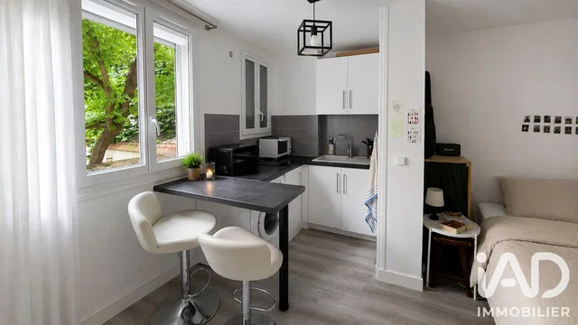 Küche; blick, küchengeräte, tageslicht, moderner stil
