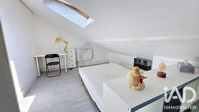 Schlafzimmer; tageslicht, holzboden
