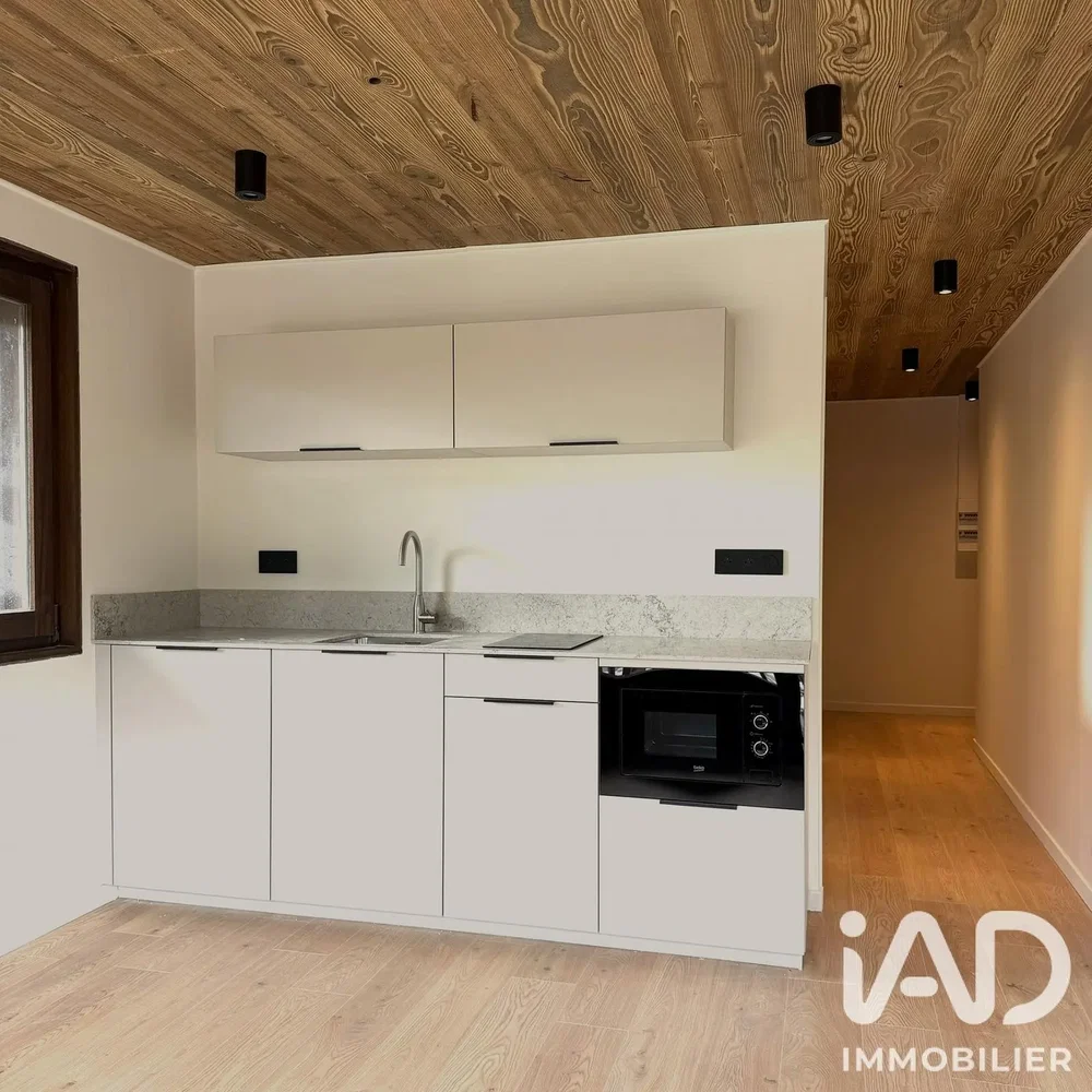 Küche; küchengeräte, holzboden, tageslicht, renoviert