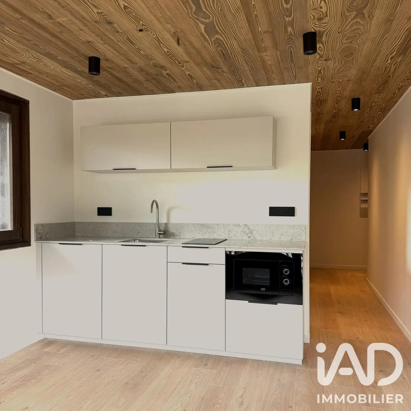 Küche; küchengeräte, holzboden, tageslicht, renoviert