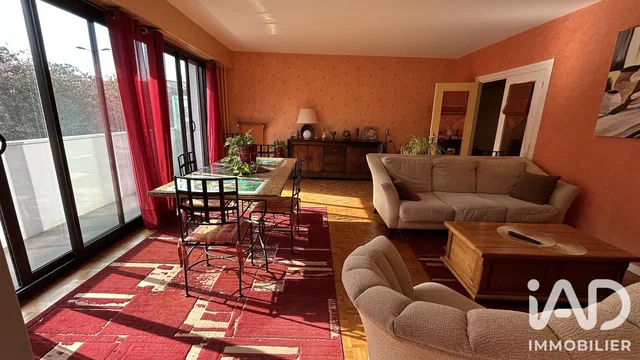 Wohnzimmer; tageslicht, holzboden