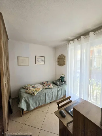 Chambre; lumière naturelle, carrelage