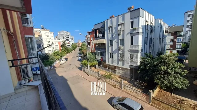 Балкон; гледка, естествена светлина