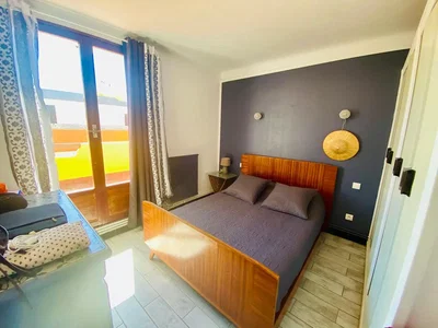 Schlafzimmer; tageslicht, fliesenboden