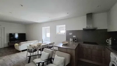 Salon; parquet, lumière naturelle, style moderne