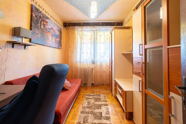 Ostatní; dřevěná podlaha, přirozené světlo
