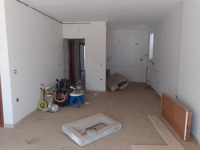 Autre; nécessite rénovation, carrelage