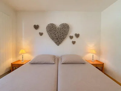 Chambre; lumière naturelle, style moderne