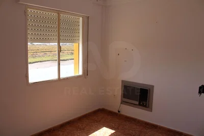 Otro; luz natural, necesita renovación, suelo de baldosas