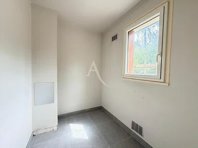 Ostalo; pločice, prirodno svjetlo
