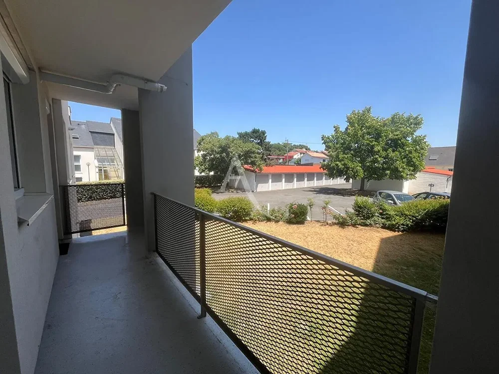 Balkon; prirodno svjetlo, pogled