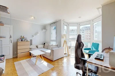 Salon; lumière naturelle, parquet