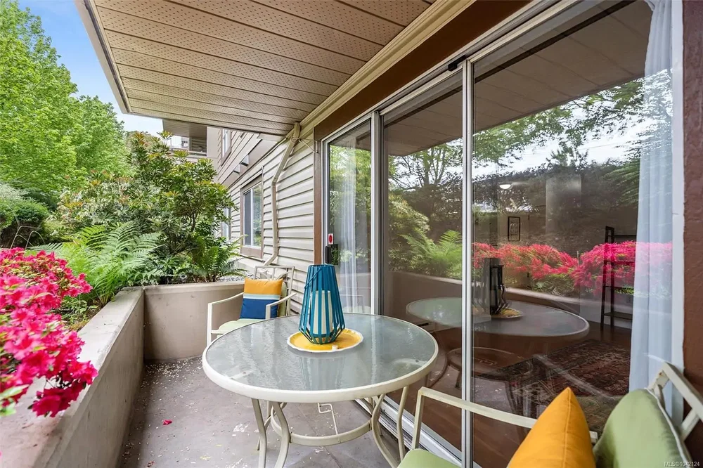 Balcony; natural light, view