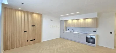 Kuchyně; kuchyňské spotřebiče, přirozené světlo, po rekonstrukci