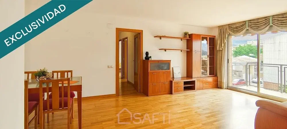 Wohnzimmer; holzboden, tageslicht, blick