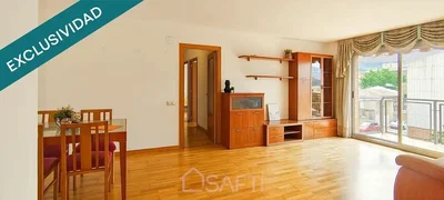 Wohnzimmer; holzboden, tageslicht, blick