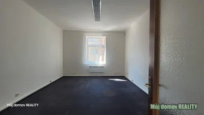 Sonstiges; tageslicht, renovierungsbedürftig