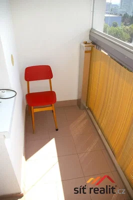 Balkon; pogled, pločice, prirodna svjetlost