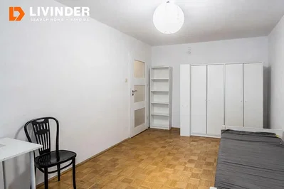 Inne; podłoga z płytek, światło dzienne