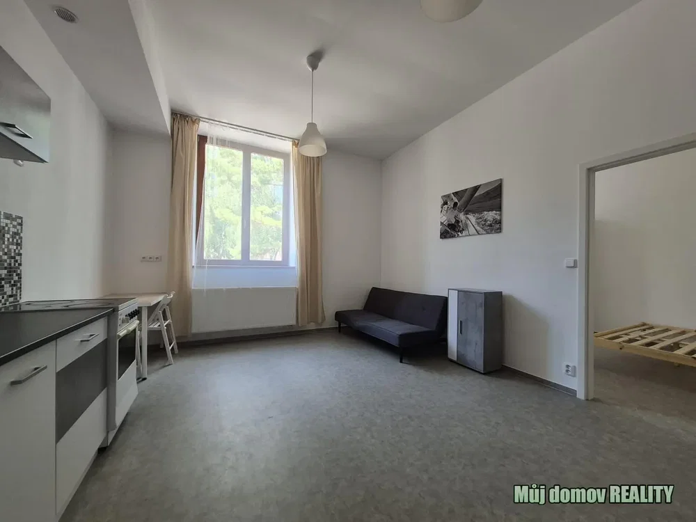 Wohnzimmer; tageslicht, fliesenboden